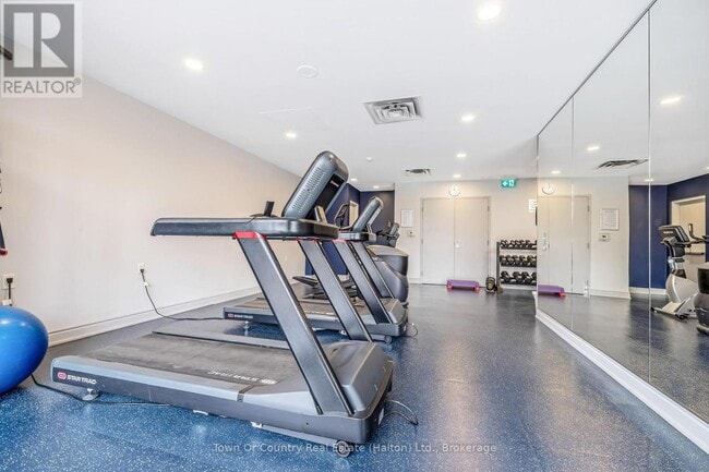 Photo - 200 Burnhamthorpe Rd E Unité 1309