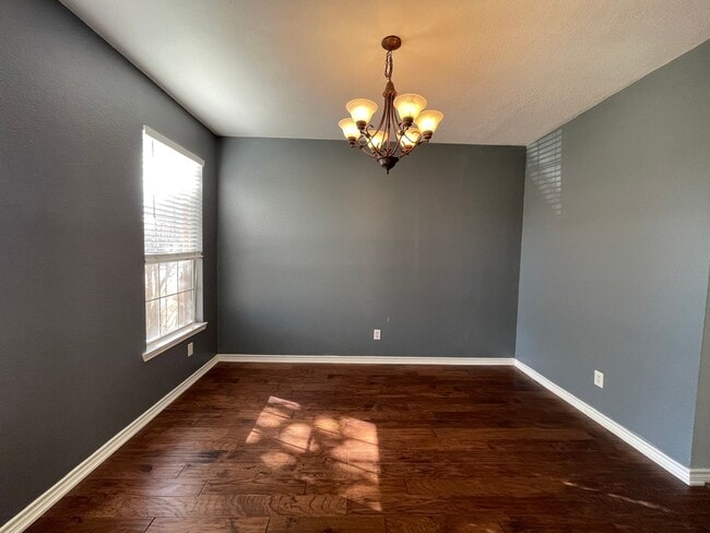 Photo - 2718 Bordeaux Dr