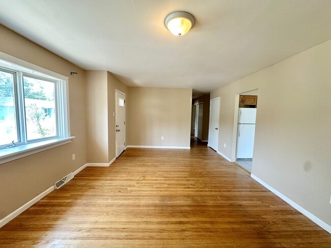Photo - 200 Rugby St