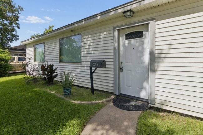 Photo - 216 Bearle St