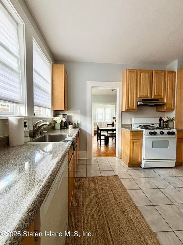 Photo - 548 Broadway Unidad 2