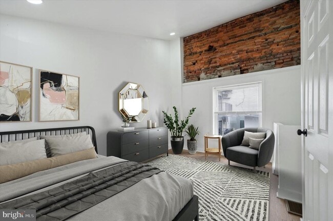 Building Photo - 107 W Thompson St Rental