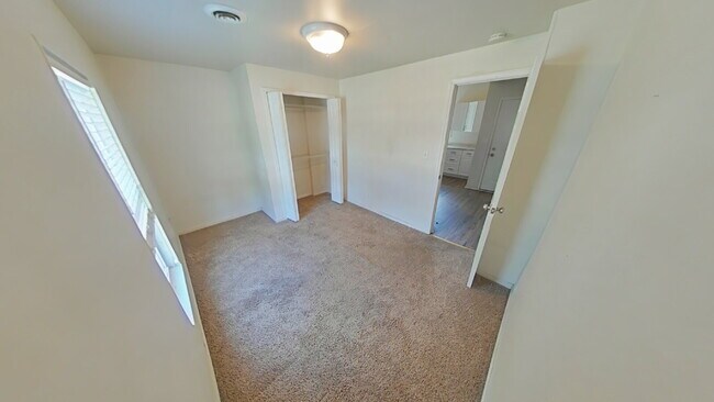 Photo - 219 S Main St Unidad 3