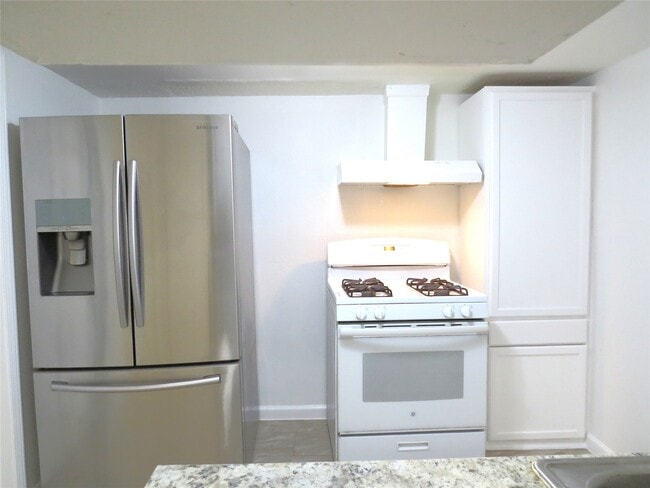 Photo - 8006 Avenue B