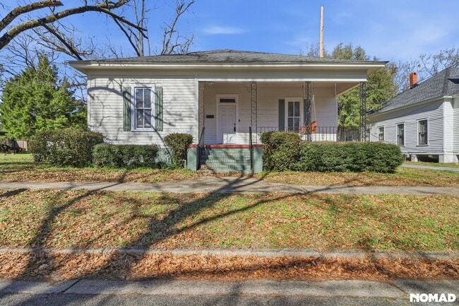 Building Photo - 303 Sawyer St