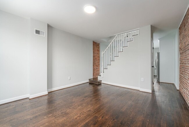 Photo - 611 Oldham St