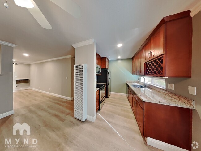 Building Photo - 2734 Oak Rd Rental