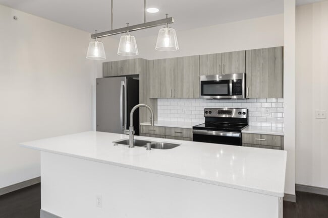 Photo - 2420 E Capitol Dr