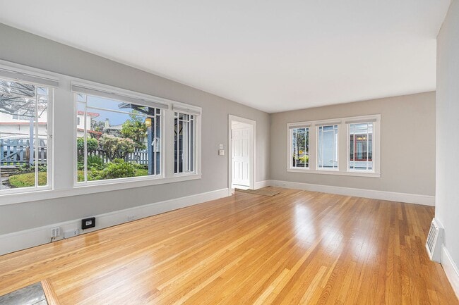 Photo - 3901 Everett Ave