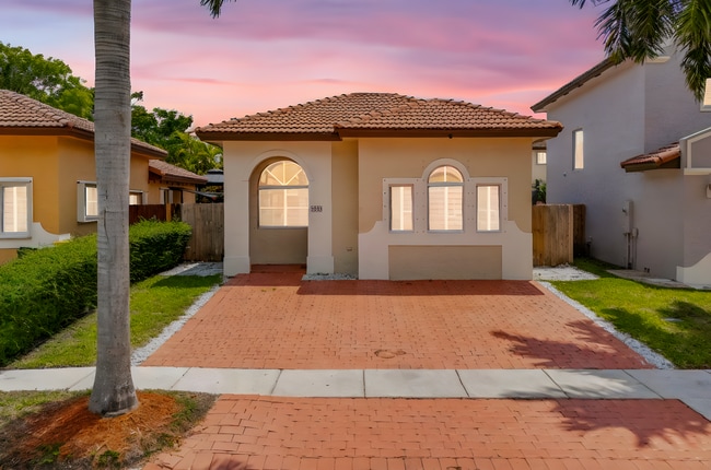 Photo - 2523 NE 41st Ave Casa