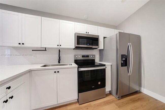 Photo - 2769 W 74th Terrace Casa