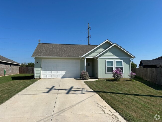 Building Photo - Gated community of Treay Oaks Rental