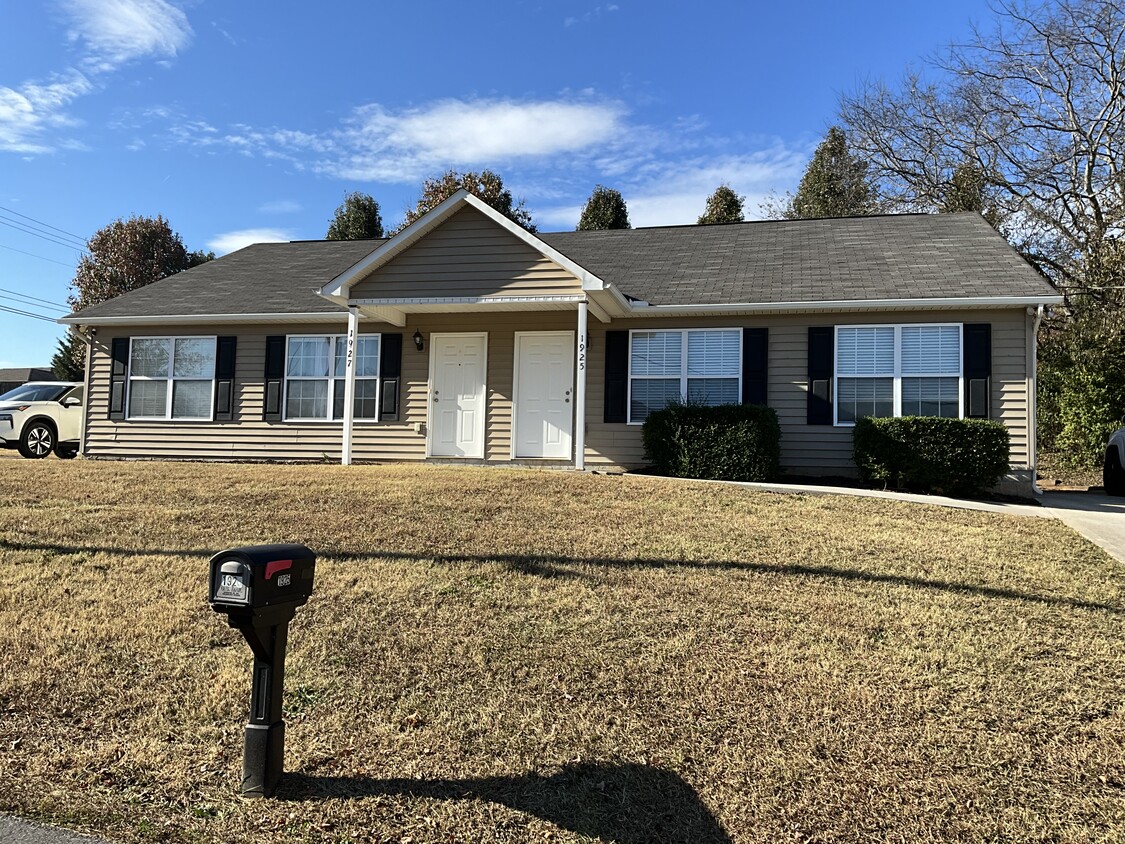 Photo - 1925 Levy Dr (Powell, TN)