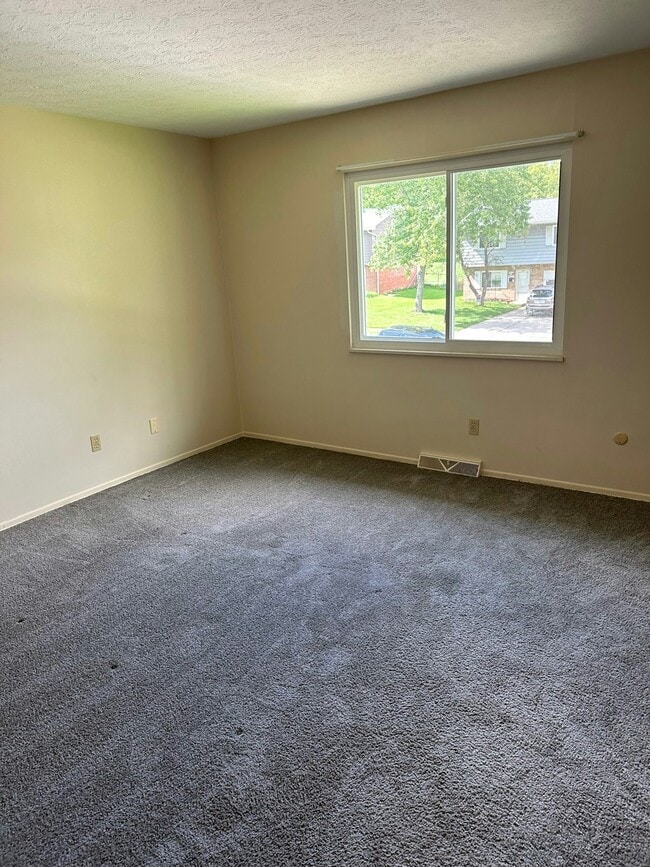 Photo - 4427 Maplepark Rd