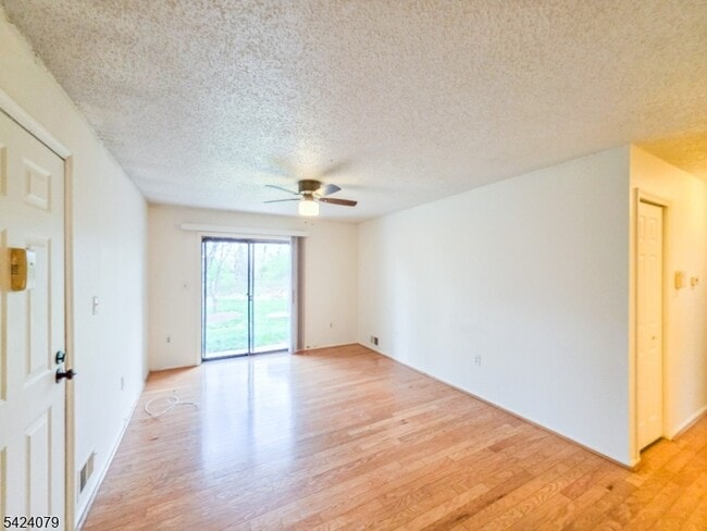 Photo - 15 Fisher Dr