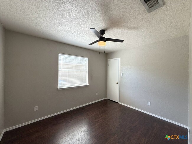 Photo - 1813 Cedar Ln