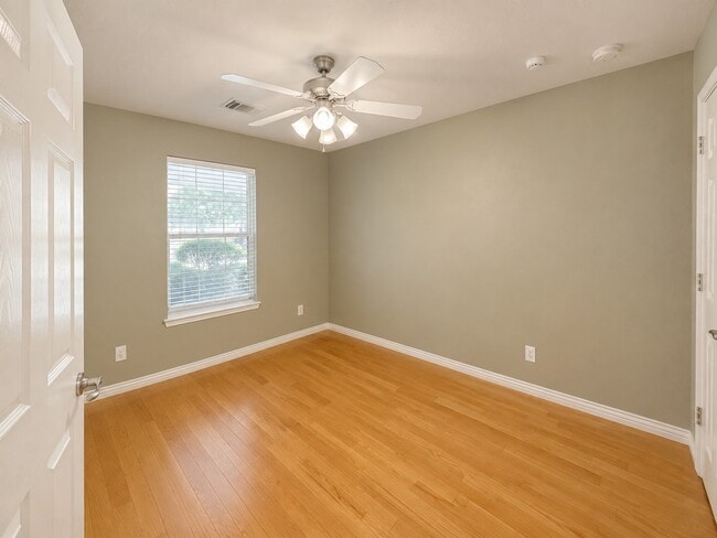 Photo - 2119 Hawthorne Brook Ln