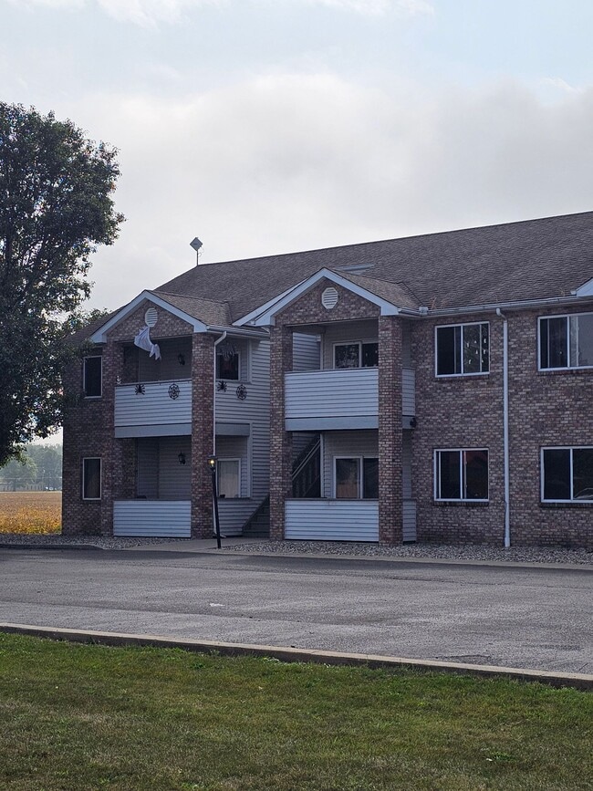 Building Photo - Whispering Pines Unit 1A