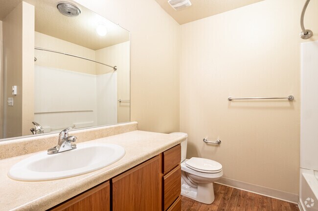 1BR 1BA - 740SF