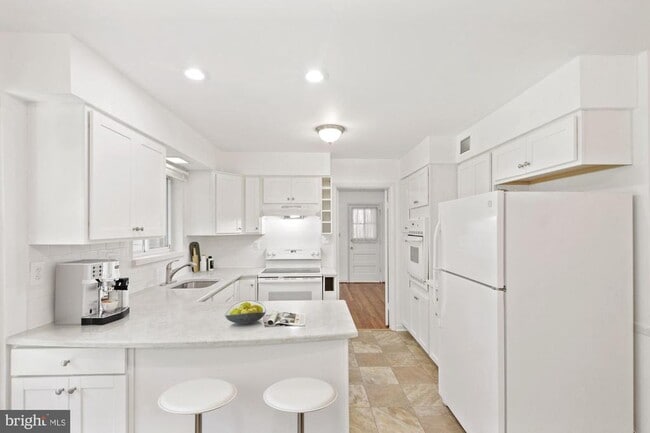Photo - 8803 Tuckerman Ln
