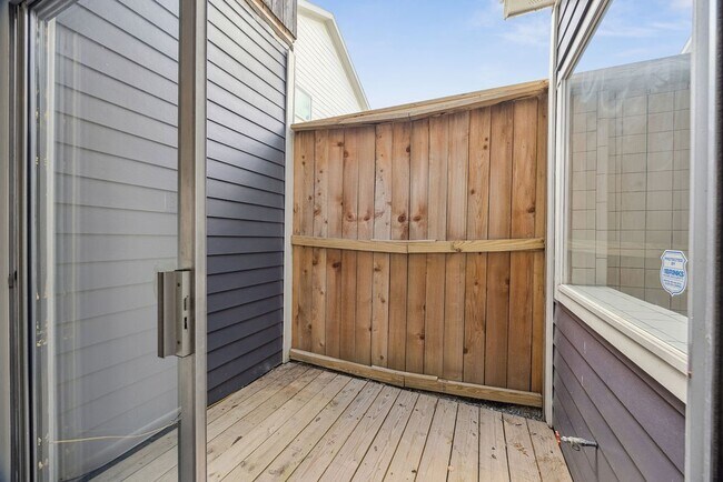 Photo - 735 Arlington St