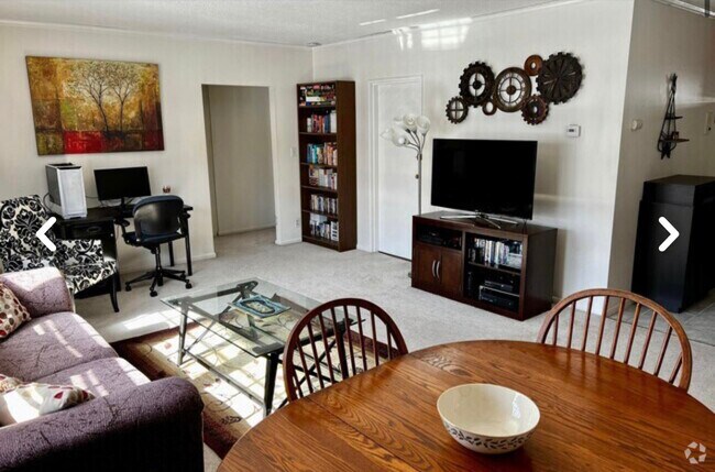 Building Photo - 117 Lake Shore Rd Unit 3 Rental