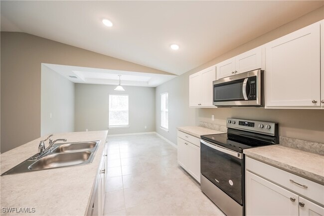 Photo - 3317 63rd St W