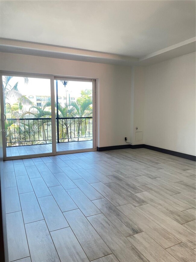 Photo - 660 Tennis Club Dr Unit 201