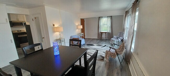 Photo - 232 N Lake St SE Unit 1