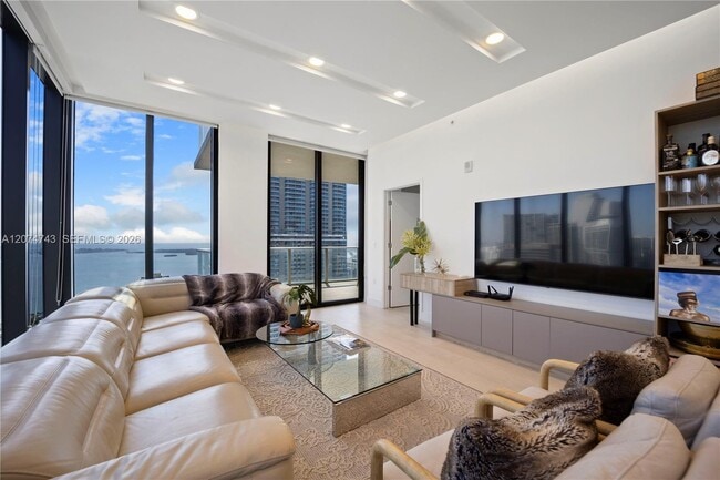 Photo - 1010 Brickell Ave Unidad 4701