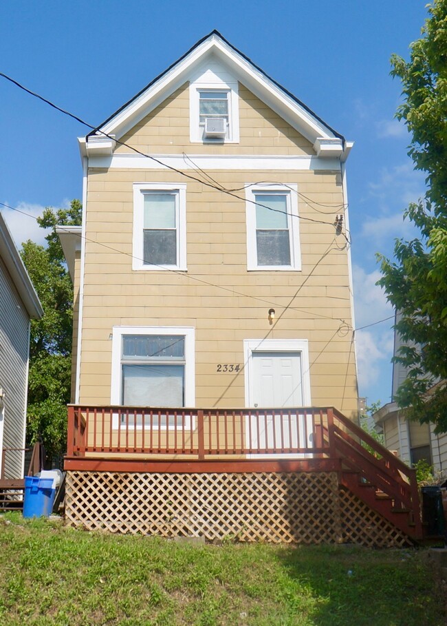 Building Photo - 2334 Victor St Rental