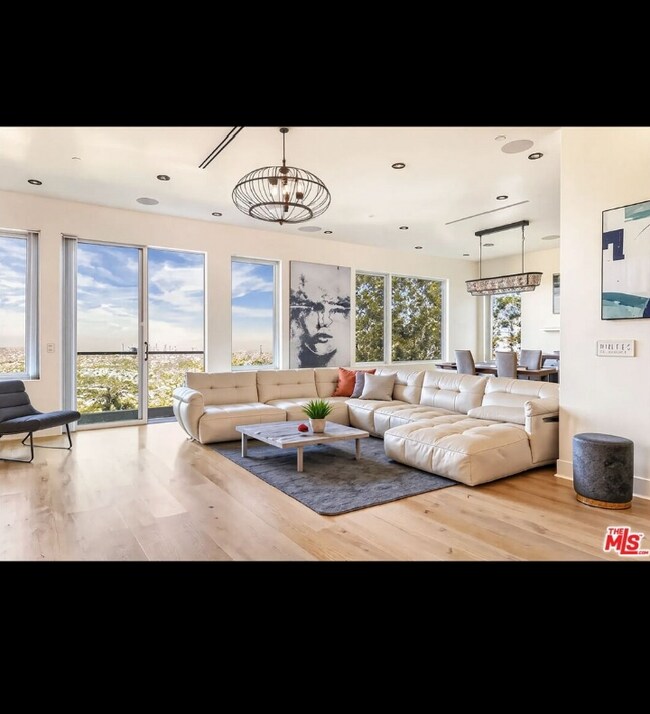 Photo - 1610 Viewmont Dr