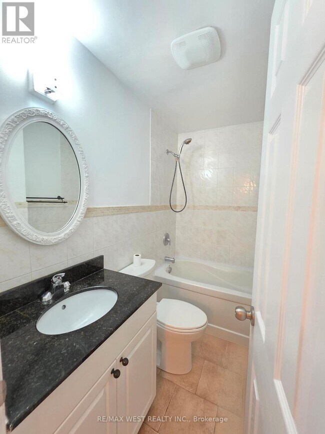 Photo - 238 Shuter St Unit A