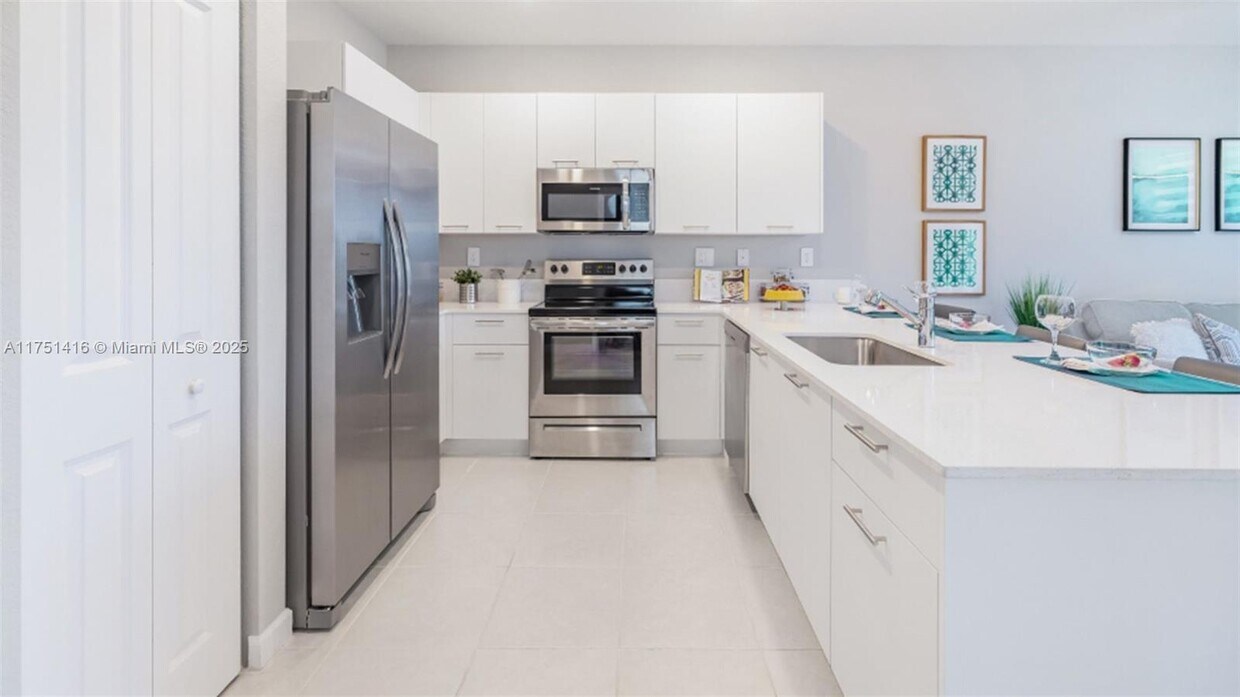 kitchen - 1715 SE 27th Rd (Homestead, FL)