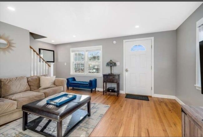 Photo - 90 Harold St