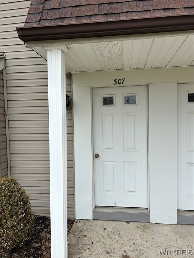 307 Cayuga Rd