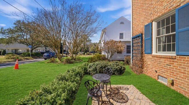 Photo - 1402 Trouville Ave