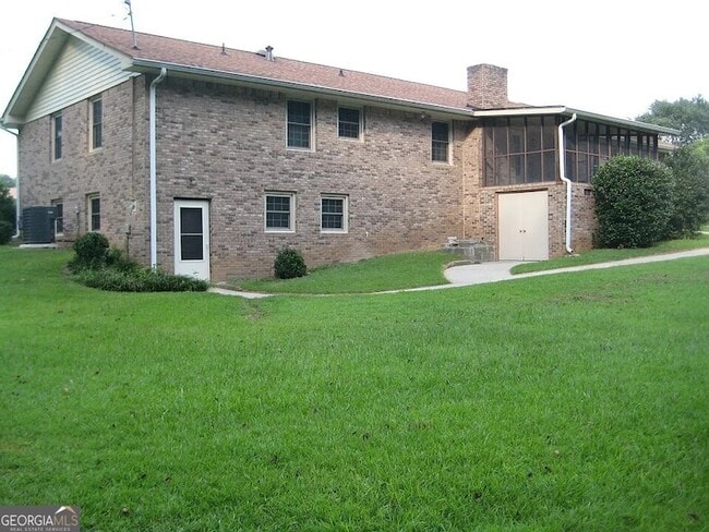 Photo - 145 Redwood Cir