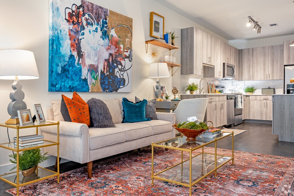 1BR, 1BA - 711SF - Living Room