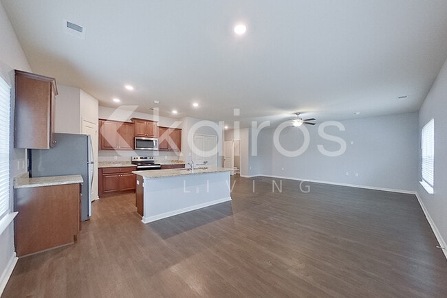 Photo - 1056 Pilgrim Ln