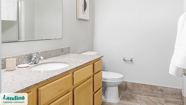 Photo - 335 W 9th St Unidad 331.1403800