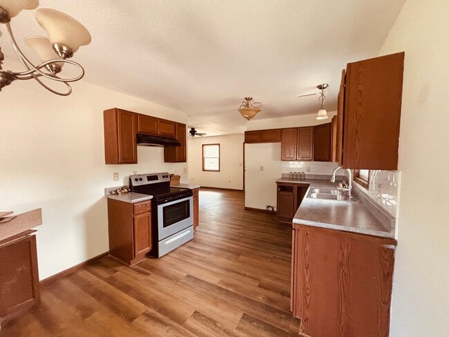 1817 N Minneapolis St