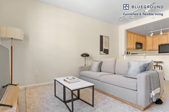 853 Commodore Dr Unit SI FL4-ID975