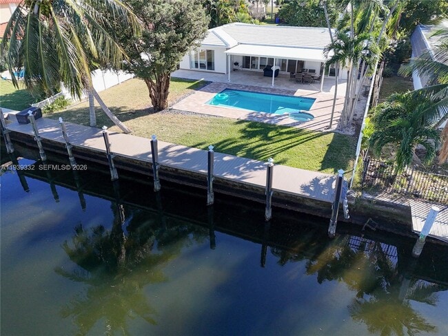 Building Photo - 2031 NE 14th Ct