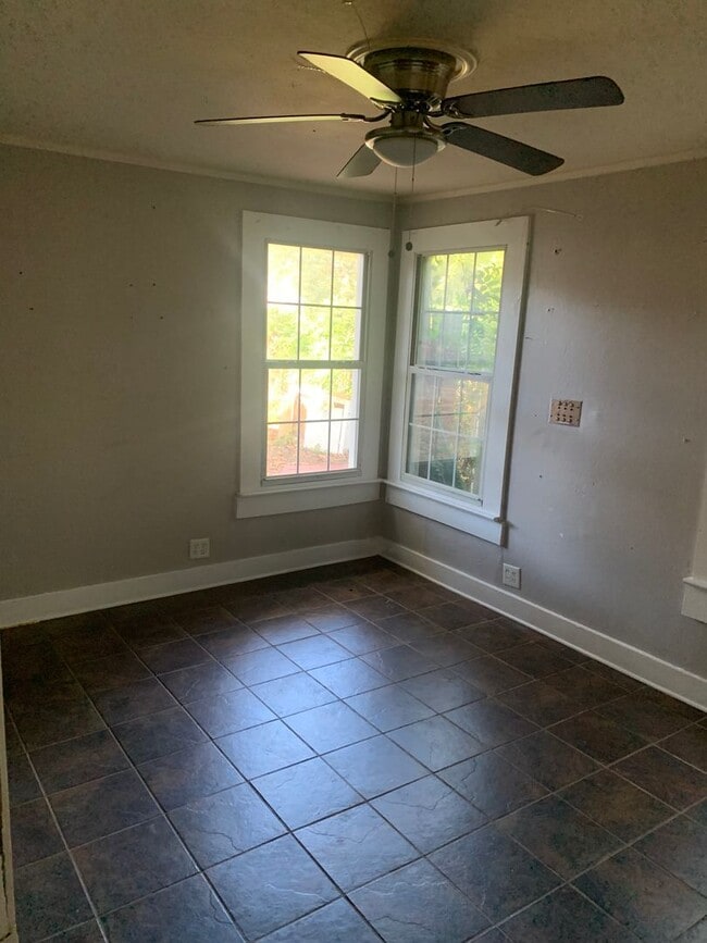 Photo - 233 E Jordan St