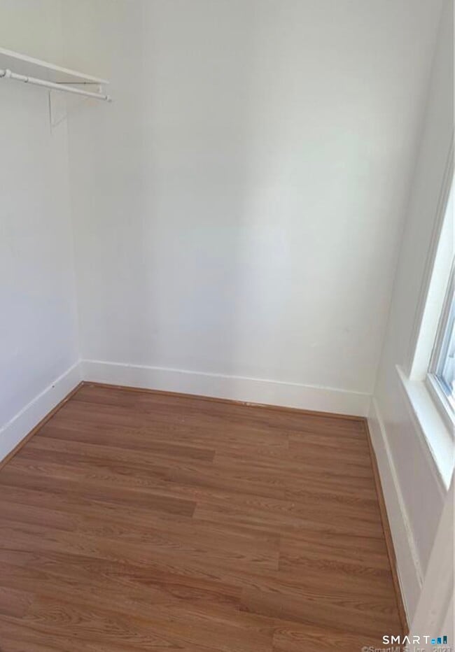Photo - 144 Putnam St