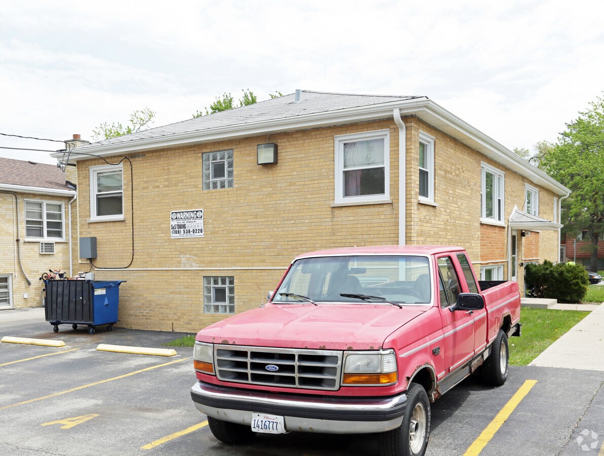 Photo - 618 S Wisconsin Ave