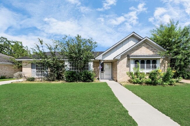 Building Photo - 7911 Pella Dr Rental