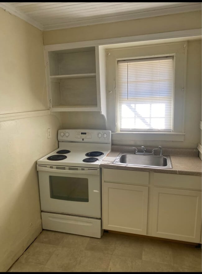 Photo - 221 Scott Ave Unit A