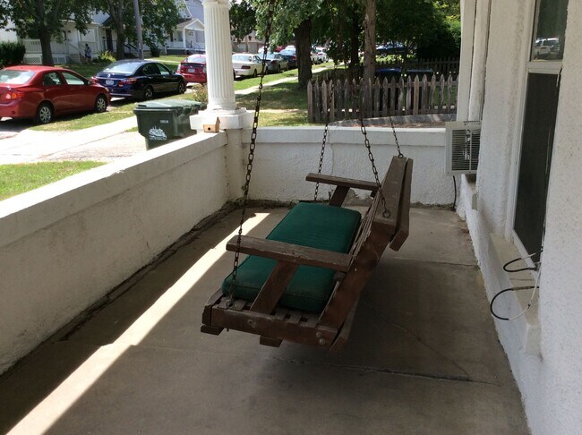 Photo - 228 E Bloomington St